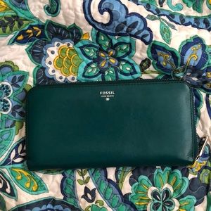 Fossil zip around wallet